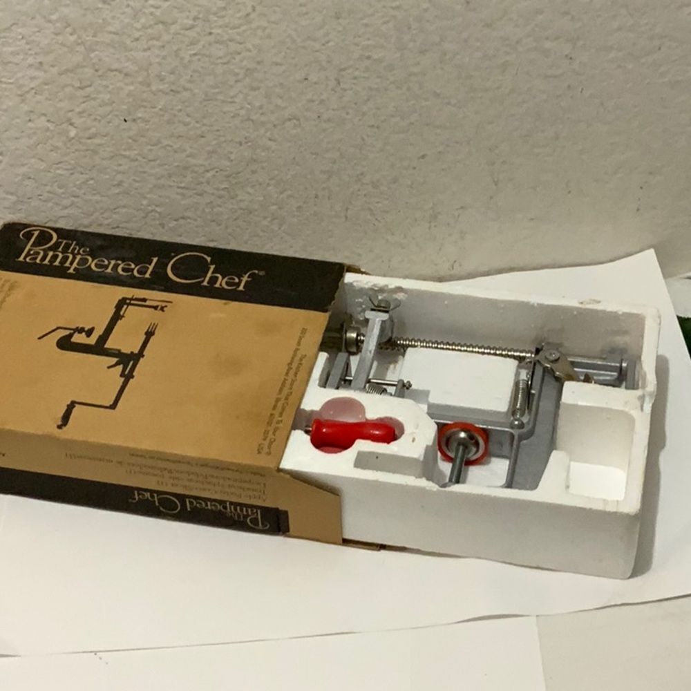The Pampered Chef Silver Red Stainless Steel Apple Potato Peeler Corer Slicer